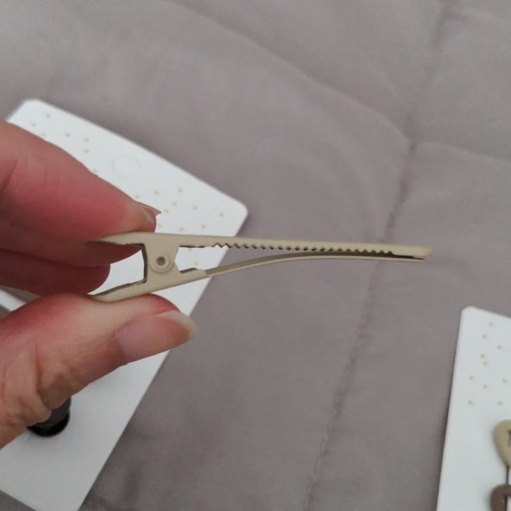 Hair clips - Picture 4 of 10